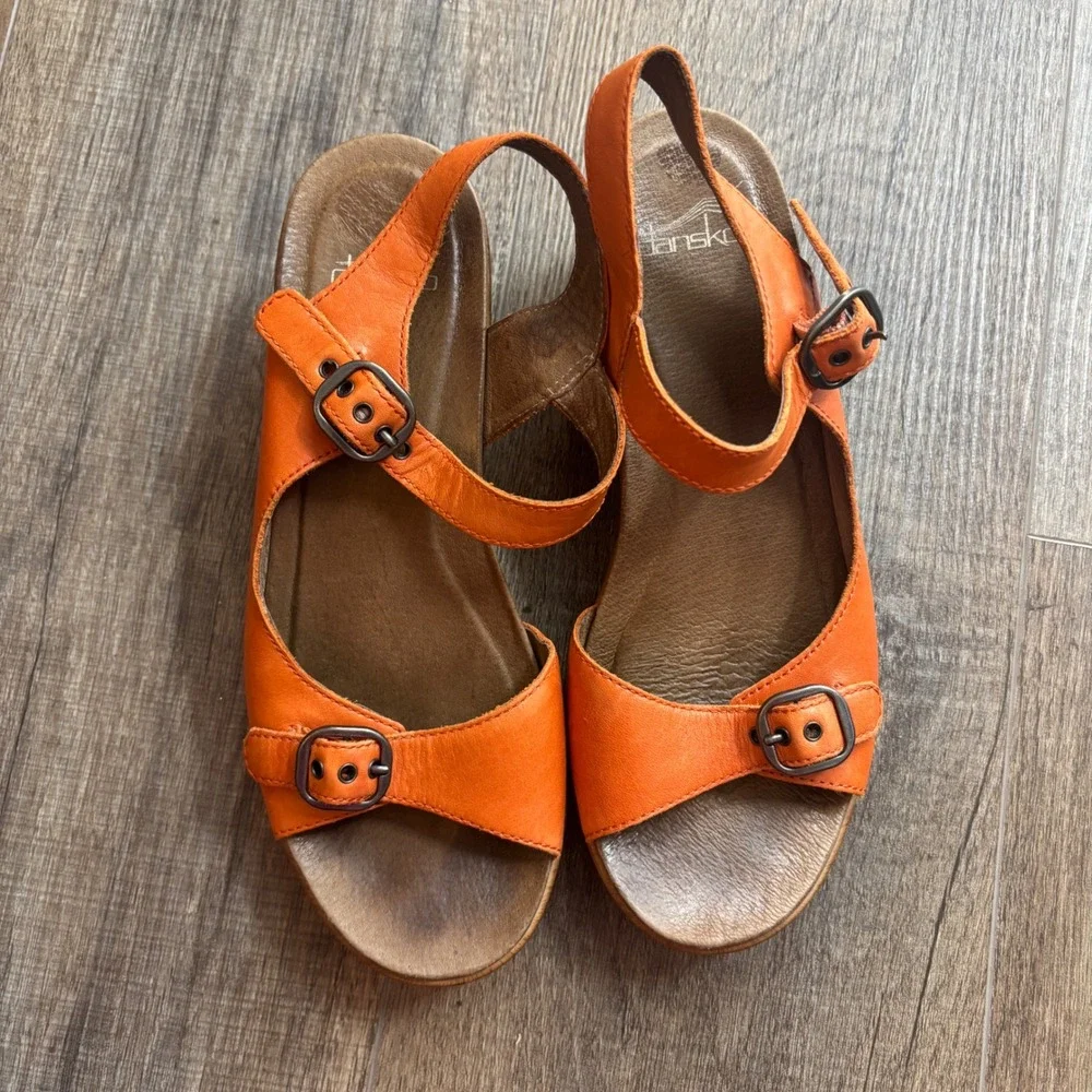 Dansko Orange Leather Wedge Sandals Slingback Buckle Platform Heels Womens 38